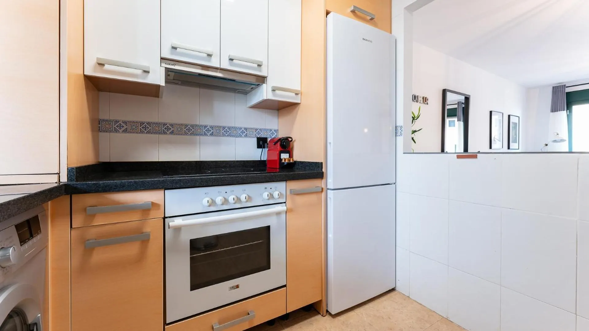 דירה בנאלמדנה Coastal Comfort 2 Bed, Parking Pool And Terrace