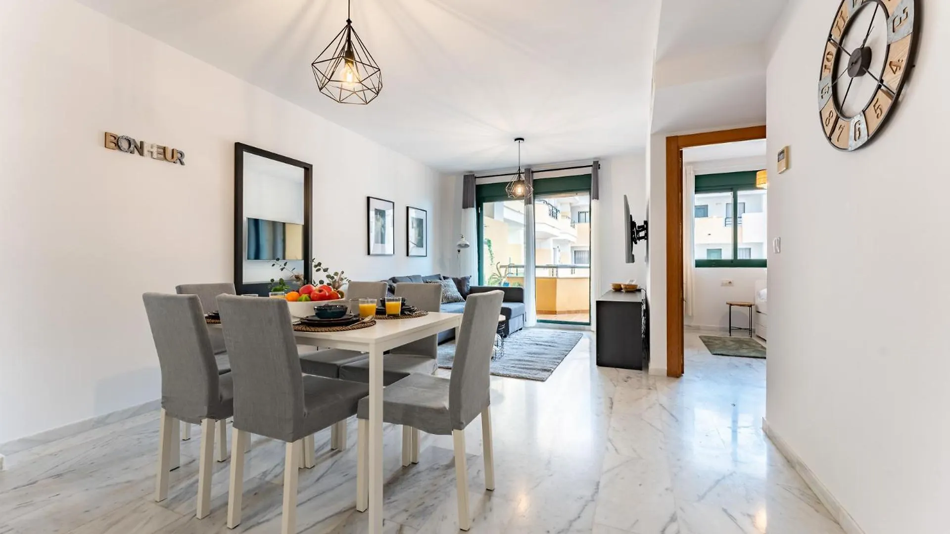 בנאלמדנה Coastal Comfort 2 Bed, Parking Pool And Terrace דירה