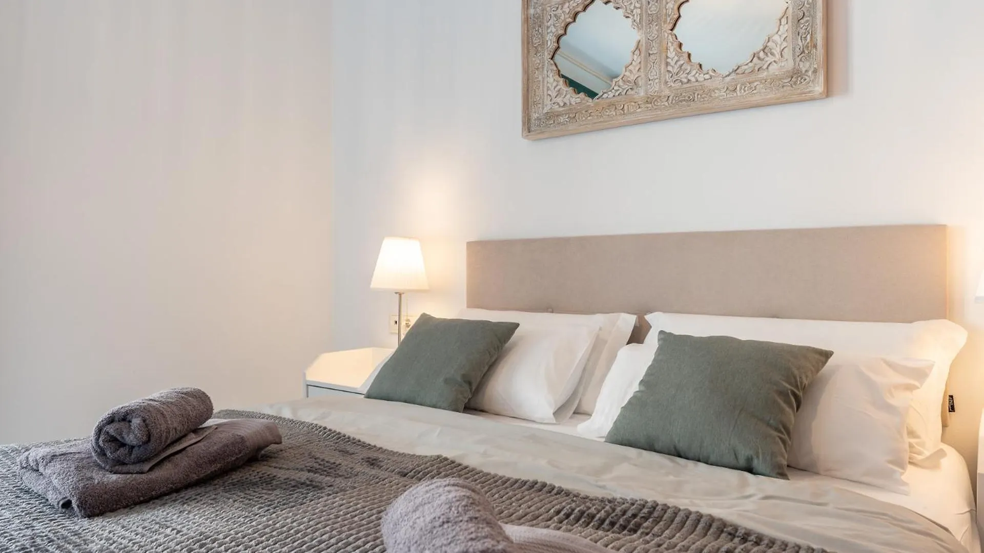 דירה בנאלמדנה Coastal Comfort 2 Bed, Parking Pool And Terrace